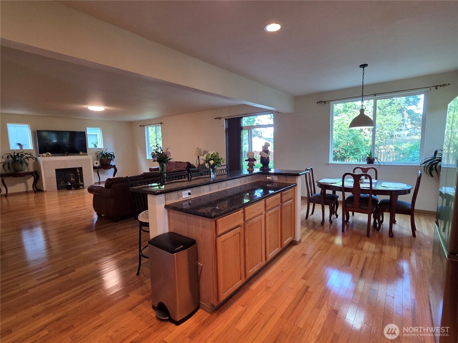 Property Photo:  912  Gina Court SE  WA 98513 