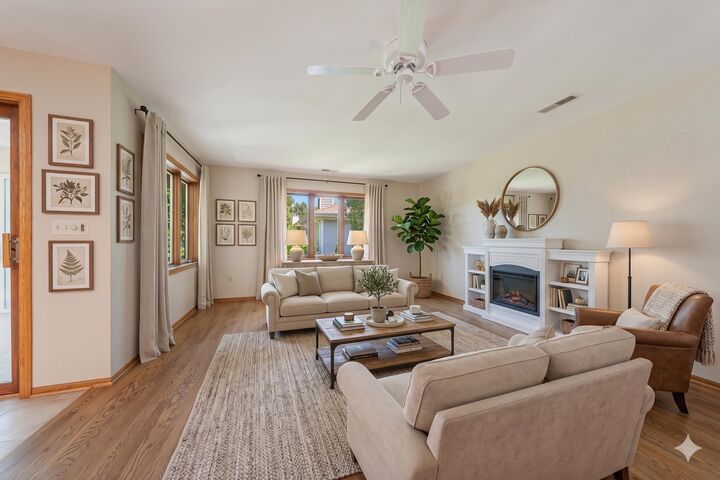 Property Photo:  11014 Mequon Square Drive  WI 53092 