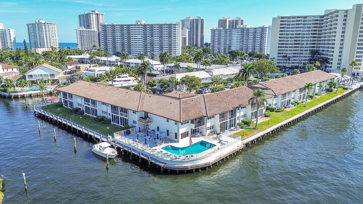 Property Photo:  3655 NE 32nd Avenue 221B  FL 33308 