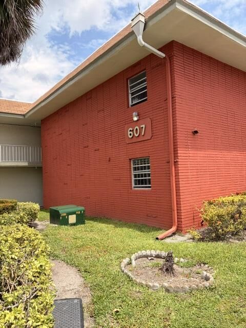 Property Photo:  607 S State Rd 7 1G  FL 33068 