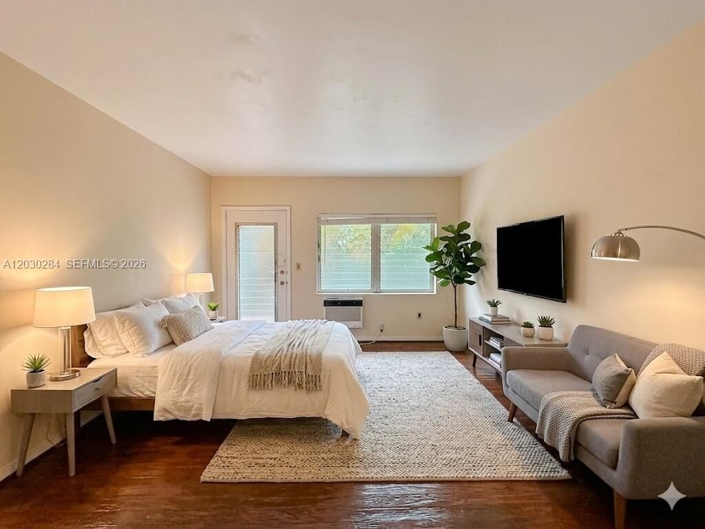 Property Photo: 1050 Pennsylvania Ave 11 FL 33139