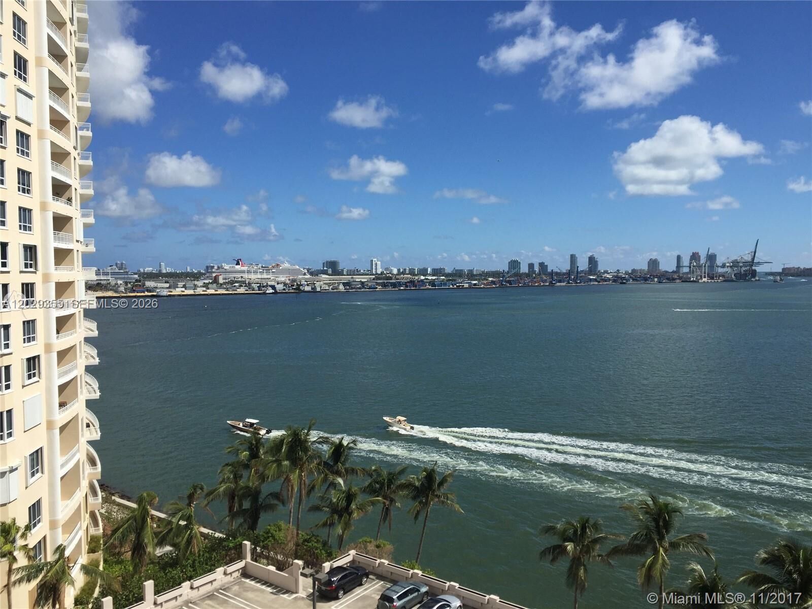 Property Photo:  540 Brickell Key Dr 1122  FL 33131 