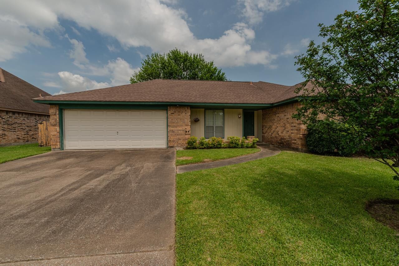 Property Photo:  2734 13th St  TX 77651 