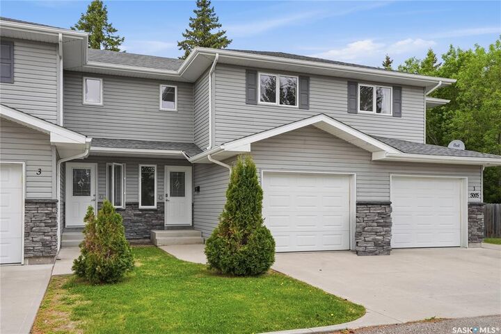 Property Photo:  5005 Central Avenue 2  SK S0K 4R0 