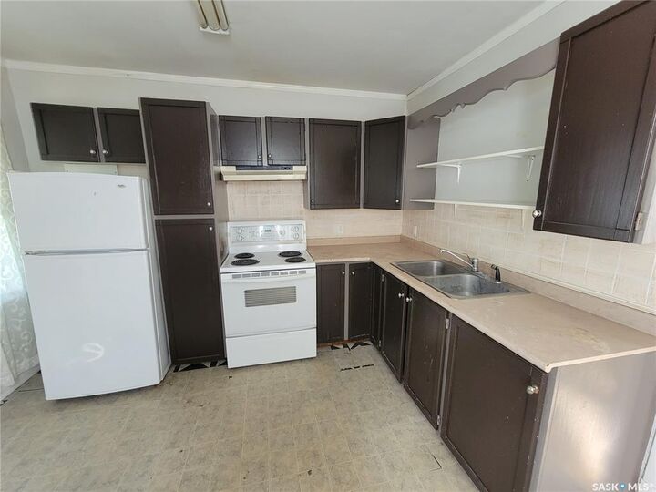 Photo de la propriété:  223 2nd Avenue E  SK S0K 4L0 