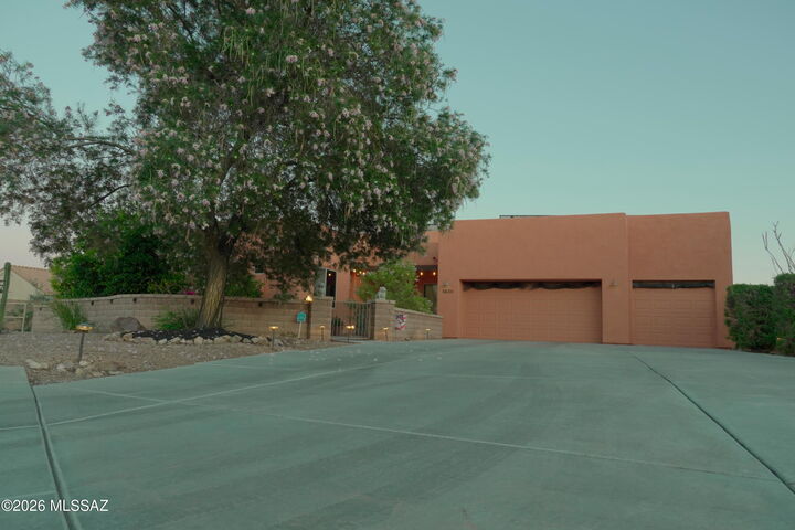 Property Photo:  5636 S Creosote Ridge Way  AZ 85747 
