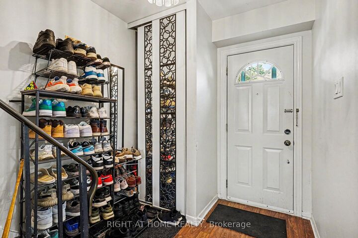 Property Photo: 1020 Central Park Drive 89 ON L6S 3J5