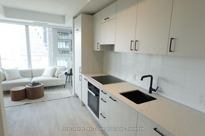 Property Photo:  1 Quarrington Lane 1004  ON M3C 0S4 