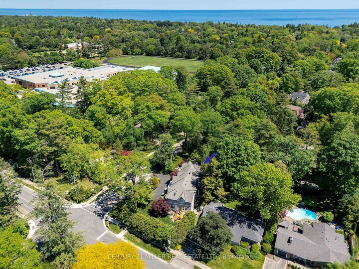 Property Photo:  376 Wedgewood Drive  ON L6J 4S1 