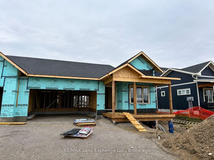 Property Photo: 94 Eagle Court ON N0H 2C3