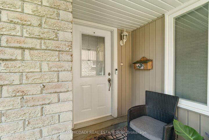 Property Photo: 4260 Shelby Crescent ON L4W 3N5