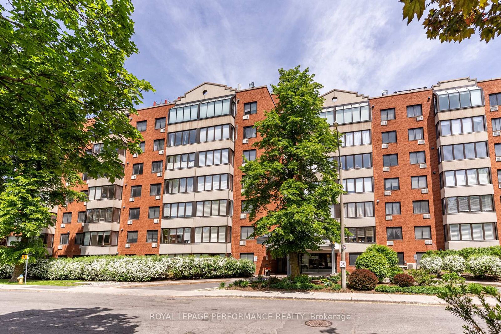 Property Photo: 225 Alvin Road 609 ON K1K 4H6