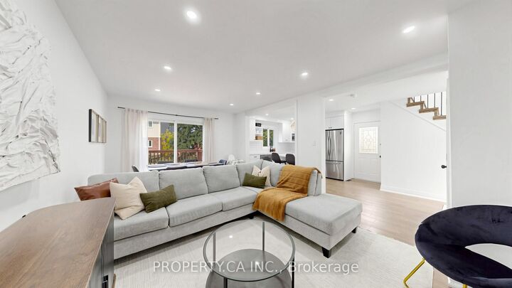 Property Photo:  32 Hodgins Avenue  ON L4P 3T3 