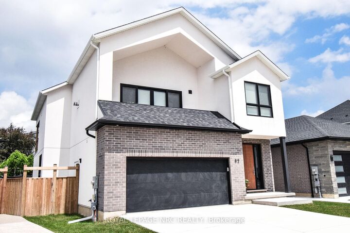 Property Photo: 82 Ivy Crescent ON L2V 0J9