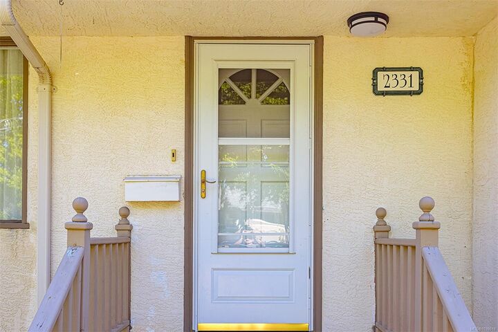 Property Photo:  2331 Victor St  BC V8R 4C8 