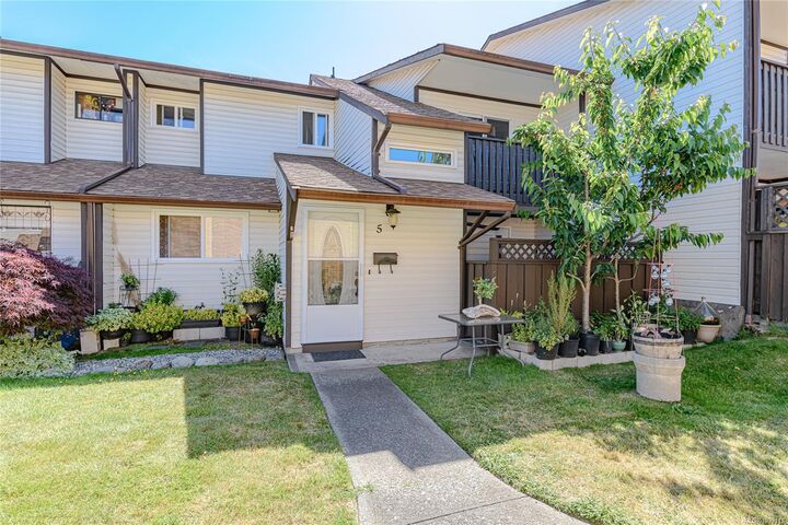 Property Photo: 1506 Admirals Rd #5 BC V9A 7B1