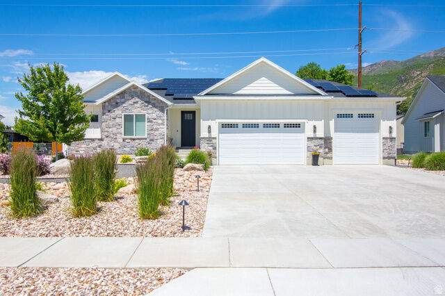 Property Photo: 2288 E Parkside Cir S UT 84403