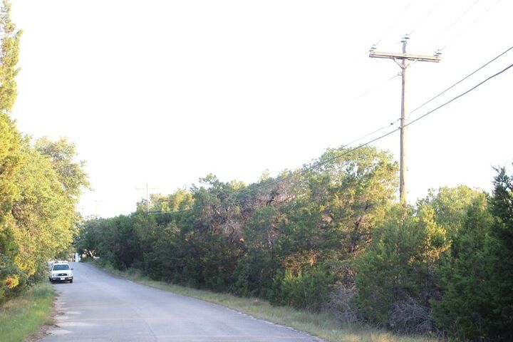Property Photo:  8008 Chestnut Cove  TX 78645 