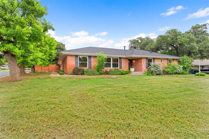 Property Photo: 1308 Cardinal Hill Circle TX 78758