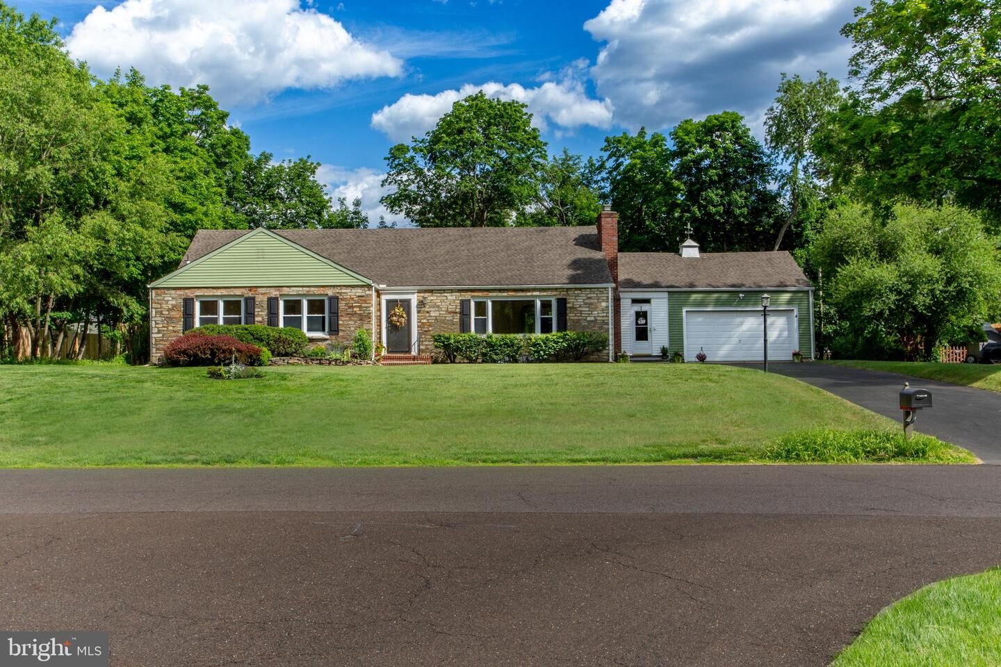 Property Photo:  43 Glen Drive  PA 19067 
