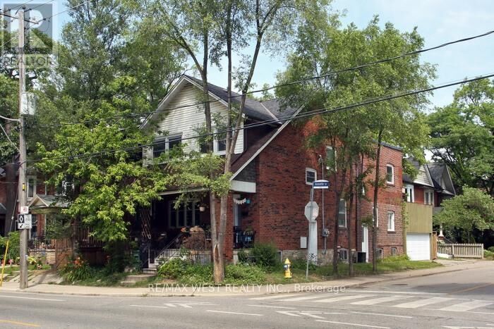 Photo de la propriété:  420 Annette Street  ON M6P 1R9 