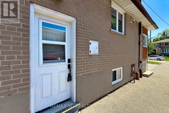 Property Photo:  34 Tulane Crescent Bsmt  ON M3A 2C1 