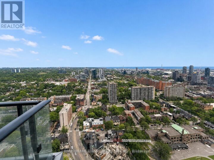 Property Photo:  251 Jarvis Street 4015  ON M5B 0C3 