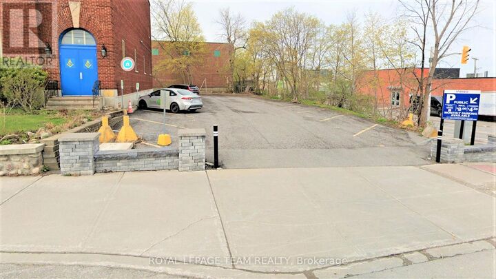 428 Churchill Avenue — photo 1