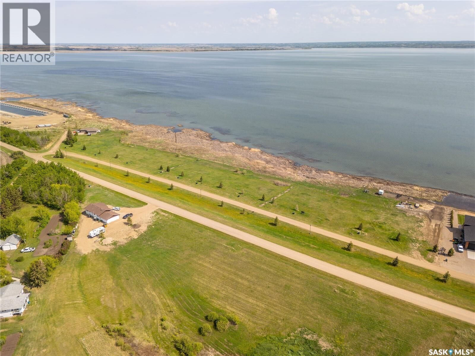 Property Photo: 690 Lakeshore Drive SK S0M 1X0
