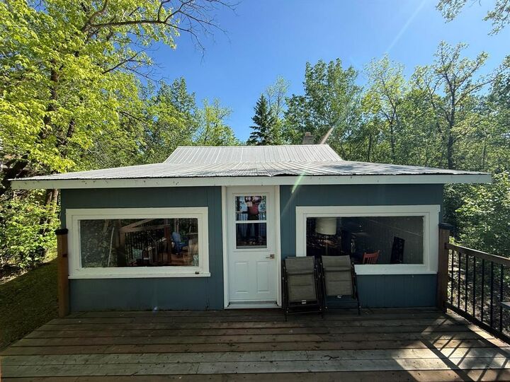 Property Photo:  205 Poplar Street  MB R0K 0L0 