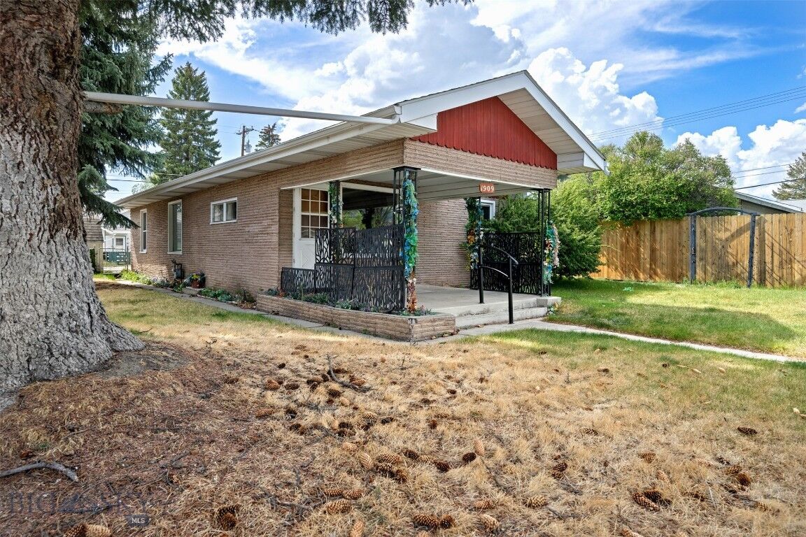 Property Photo:  1909 Howard Street  MT 59701 