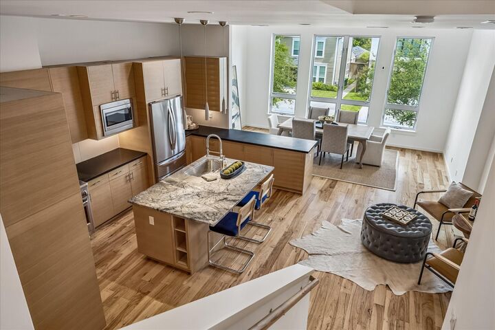 Property Photo:  530 W 26th Street  TX 77008 