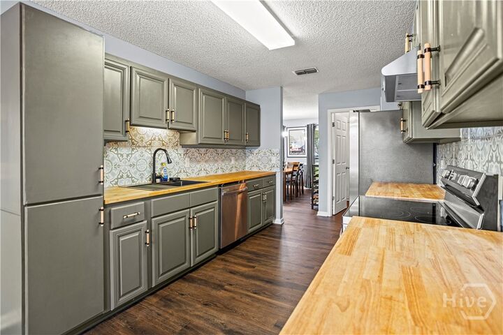 Property Photo:  1805 Blair Court  GA 31313 
