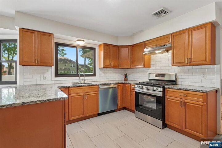 Property Photo:  16 Cutter Avenue  NJ 08820 