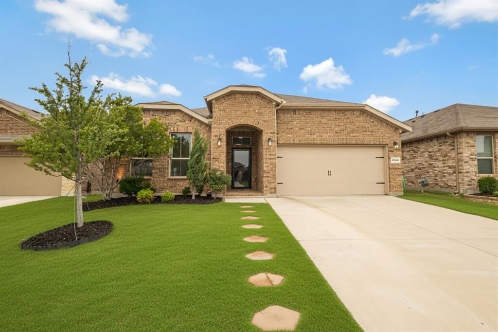 Property Photo: 15909 Tottenhall Pass TX 76247