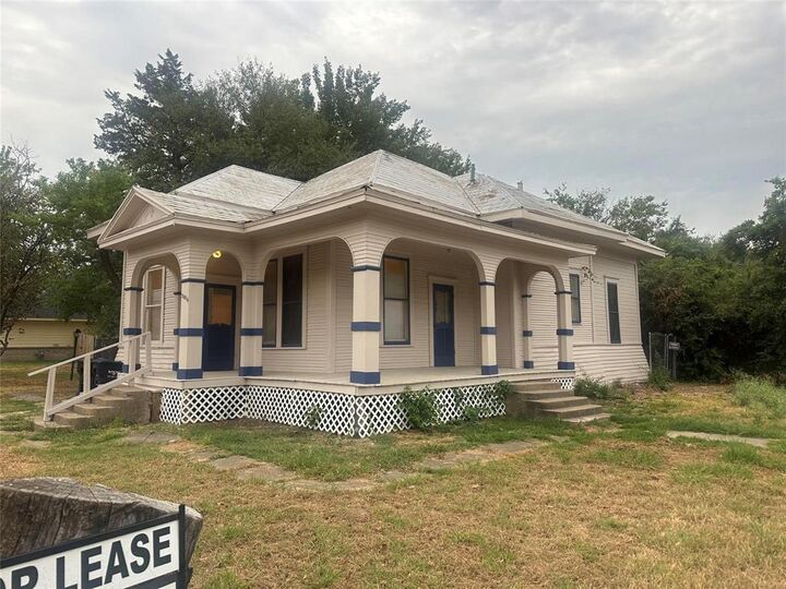 Property Photo: 3819 Henry Street TX 75401