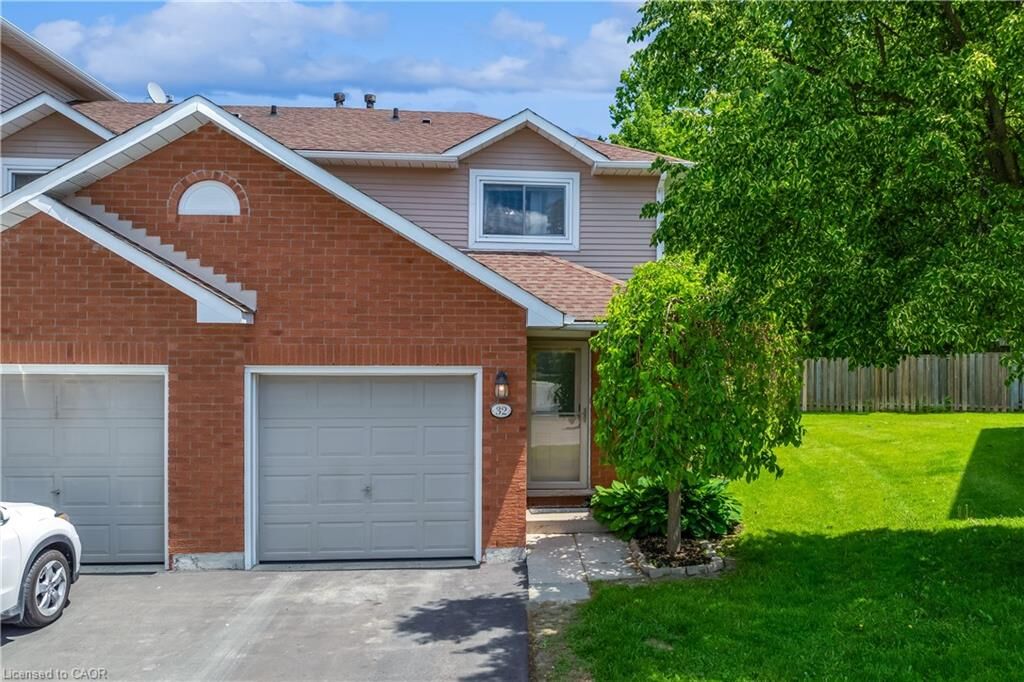 Property Photo:  386 Highland Road W 32  ON L8J 3P9 