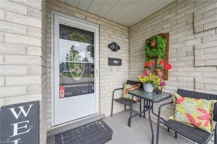 Property Photo:  