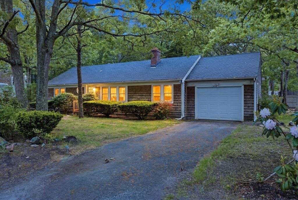 Property Photo:  762 W Yarmouth  MA 02675 