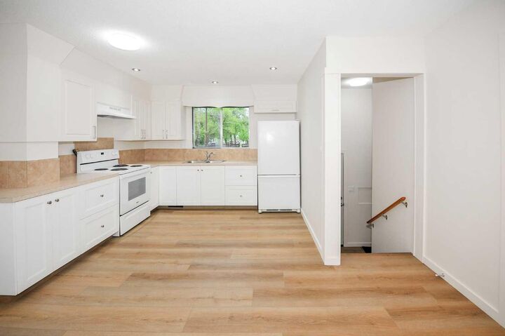 Property Photo:  4201 50 Avenue  AB T4V 0P9 