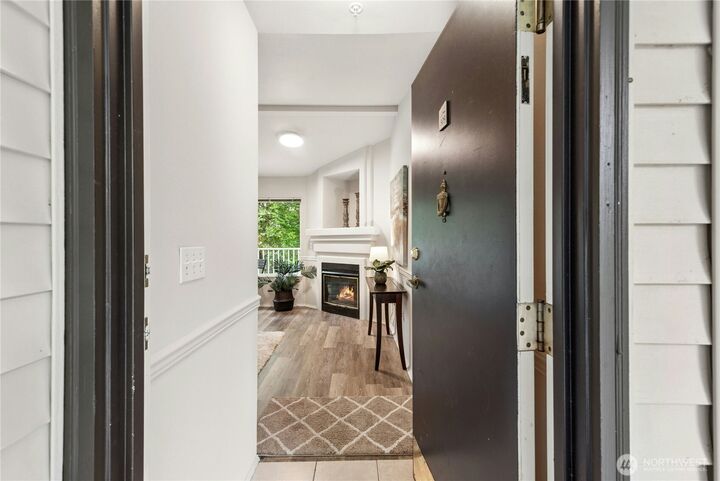 Property Photo:  25235 SE Klahanie Boulevard E305  WA 98029 