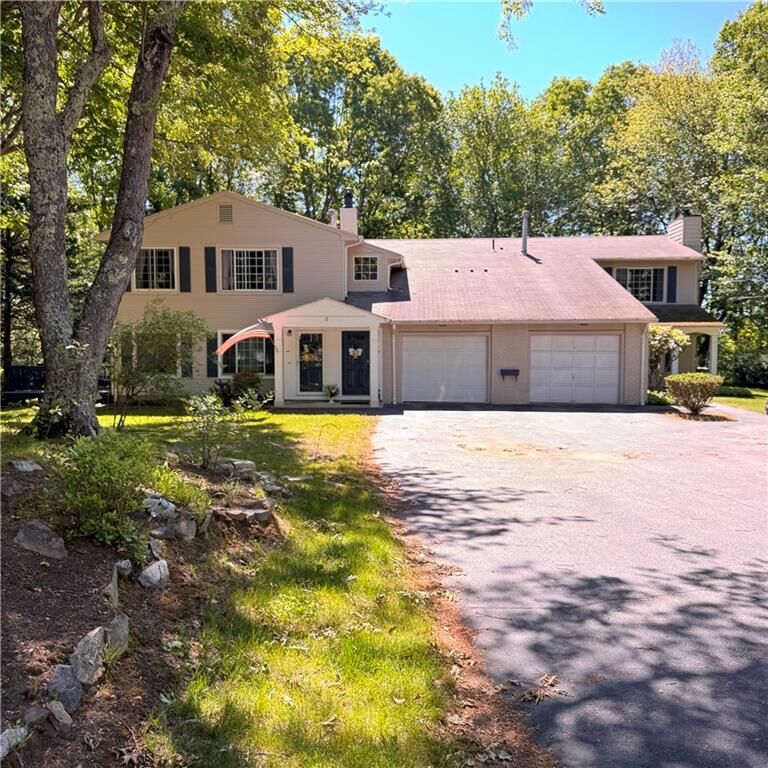 Property Photo:  17 Eagle Run D  MA 01818 