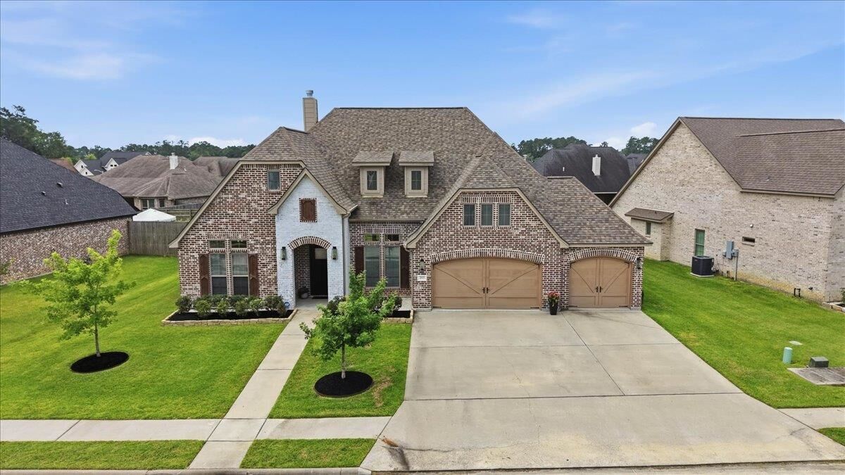 Property Photo: 213 Pindo Palm TX 77657
