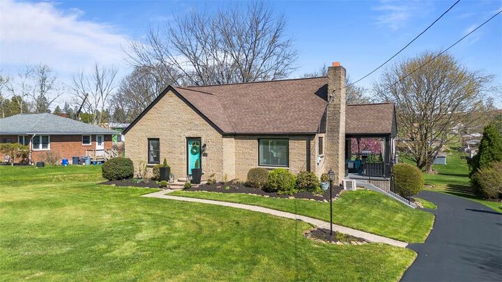 Property Photo:  211 Patton Dr  PA 15108 
