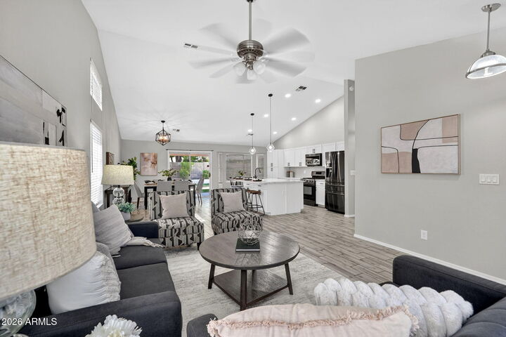 Property Photo: 1114 E Artesian Way AZ 85234
