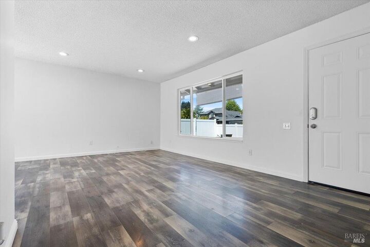Property Photo:  752 Lindsay Avenue  CA 94928 