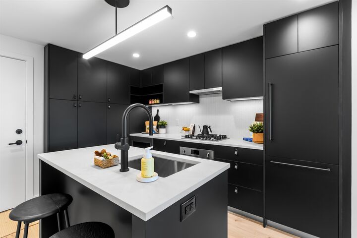 Property Photo:  1680 E 12th Avenue 403  BC V5N 2A3 
