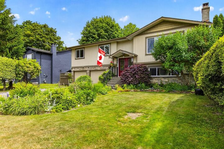 Property Photo: 19787 116A Avenue BC V3Y 1N8