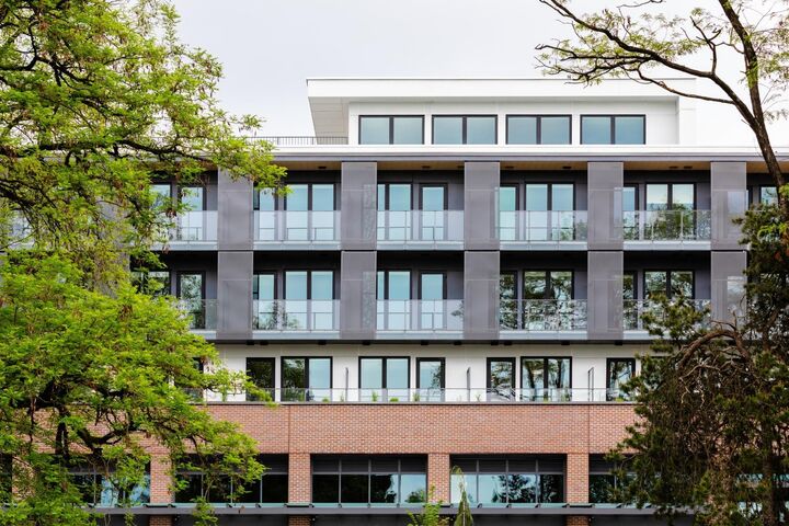 133 W 49th Avenue 422 — photo 1