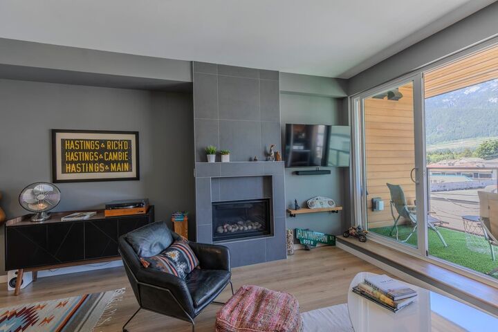Property Photo:  38165 Cleveland Avenue 303  BC V8B 0P1 